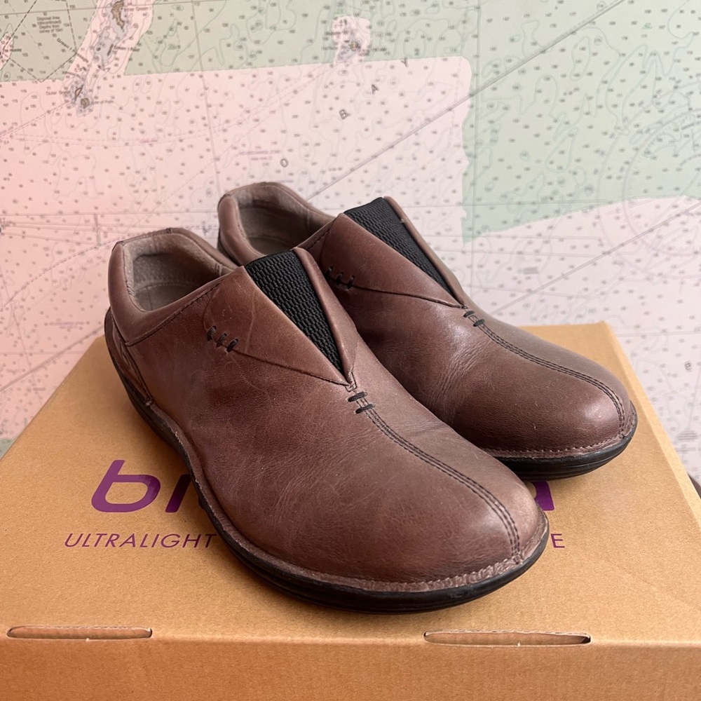 EUC Bionica Veridas Split-Toe Slip On Loafers Brown Leather Women's Shoes Sz 8.5